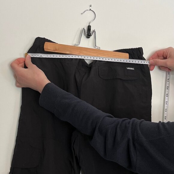 Mountain Equipment Co-Op. Outdoor Pants. Black. Size Large (Fits Medium). Womens - Picture 5 of 9